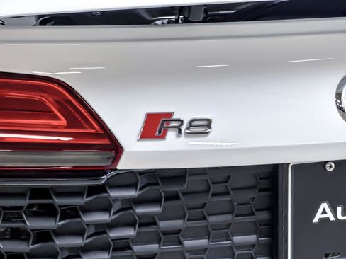 Used 2021 Audi R8 V10 RWD image 25