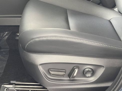 Used 2025 Toyota Crown Signia AWD/4WD image 19