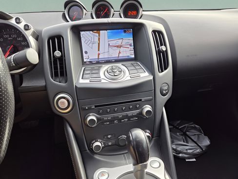 Used 2016 Nissan 370Z w/ Sport Package image 13