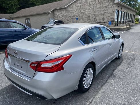 Used 2017 Nissan Altima 2.5 S w/ Power Driver Seat Package FWD image 5