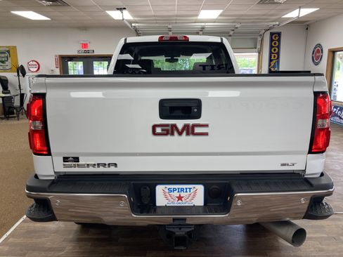 Used 2019 GMC Sierra 2500 SLT w/ Duramax Plus Package AWD/4WD image 8