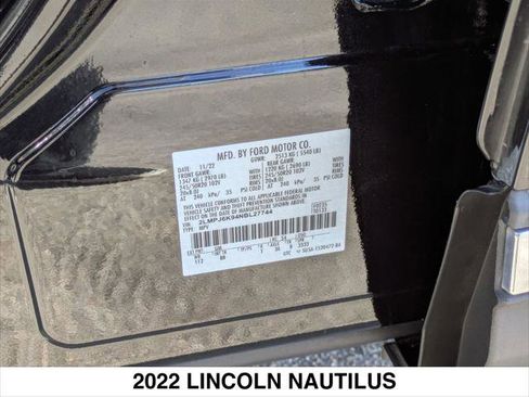 Used 2022 Lincoln Nautilus Reserve image 26