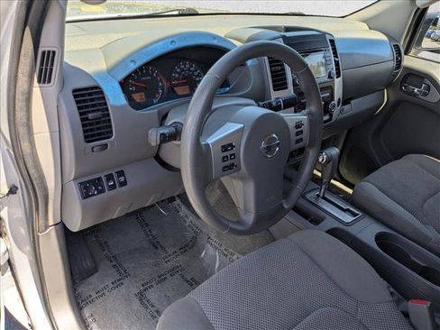 Used 2016 Nissan Frontier SV AWD/4WD image 10