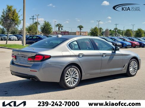 Used 2023 BMW 530i RWD image 5