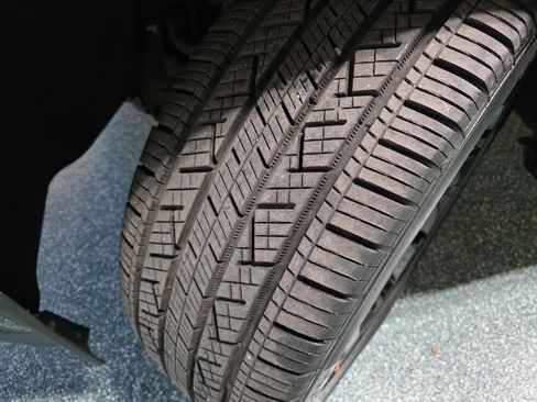 Used 2019 Cadillac Escalade Premium Luxury image 13