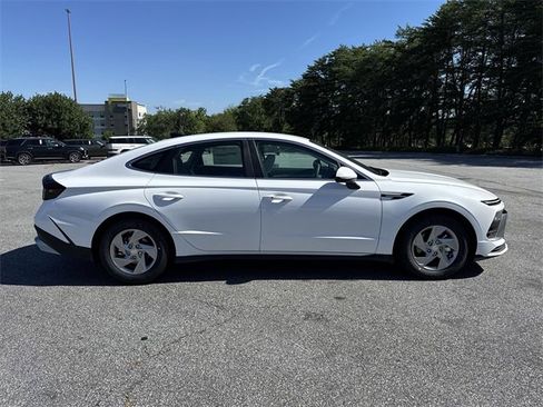New 2025 Hyundai Sonata SE image 8