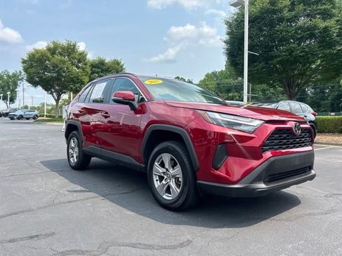 Used 2025 Toyota RAV4 XLE AWD/4WD image 4