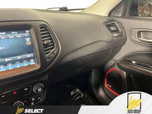 Used 2018 Jeep Compass Trailhawk w/ Leather Interior Group AWD/4WD image 22