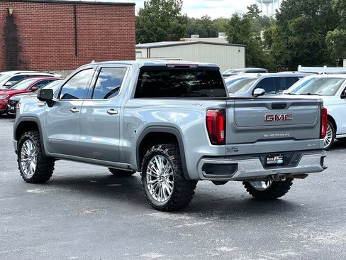 Used 2024 GMC Sierra 1500 SLT AWD/4WD image 3