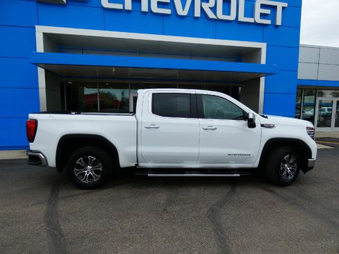 Used 2023 GMC Sierra 1500 SLT w/ SLT Convenience Package image 2
