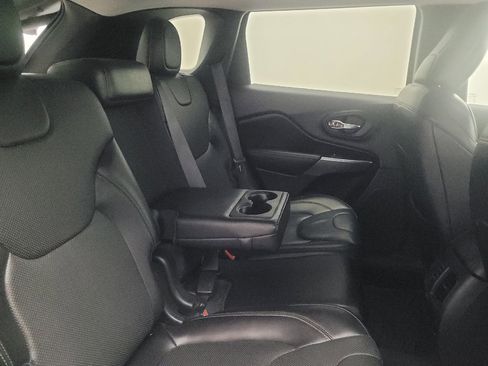Used 2019 Jeep Cherokee Limited w/ Luxury Group AWD/4WD image 19
