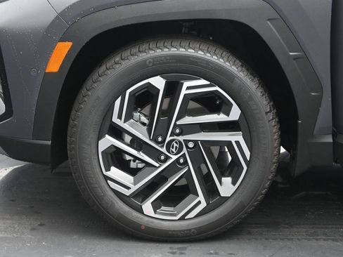 Used 2025 Hyundai Tucson Limited AWD/4WD image 36