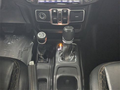 Used 2021 Jeep Gladiator Overland image 12