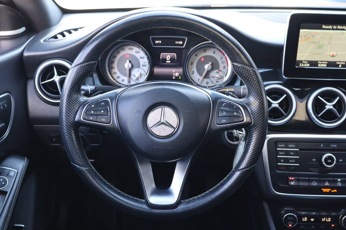 Used 2015 Mercedes-Benz CLA 250 4MATIC image 14