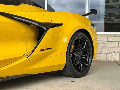 Used 2025 Chevrolet Corvette Z06 w/ Z07 Performance Package RWD image 9