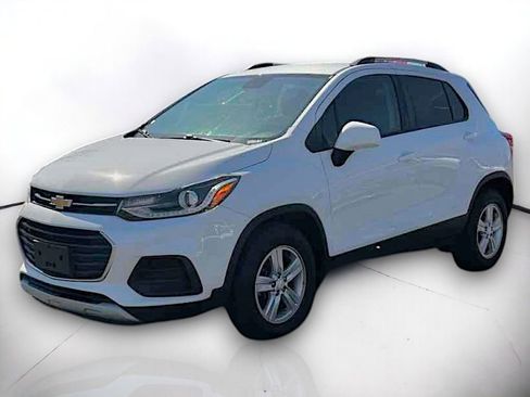 Used 2022 Chevrolet Trax LT image 2