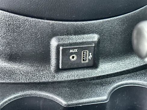 Used 2018 Nissan Versa SV FWD image 20