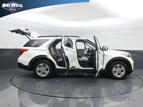 Used 2024 Ford Explorer XLT w/ Equipment Group 202A RWD image 27
