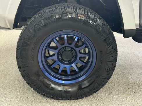 Used 2018 Toyota 4Runner SR5 Premium AWD/4WD image 37