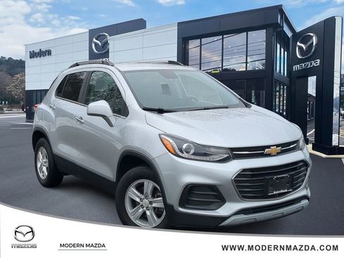 Used 2019 Chevrolet Trax LT w/ LT Convenience Package AWD/4WD image 1
