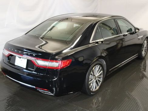 Used 2017 Lincoln Continental Select FWD image 4