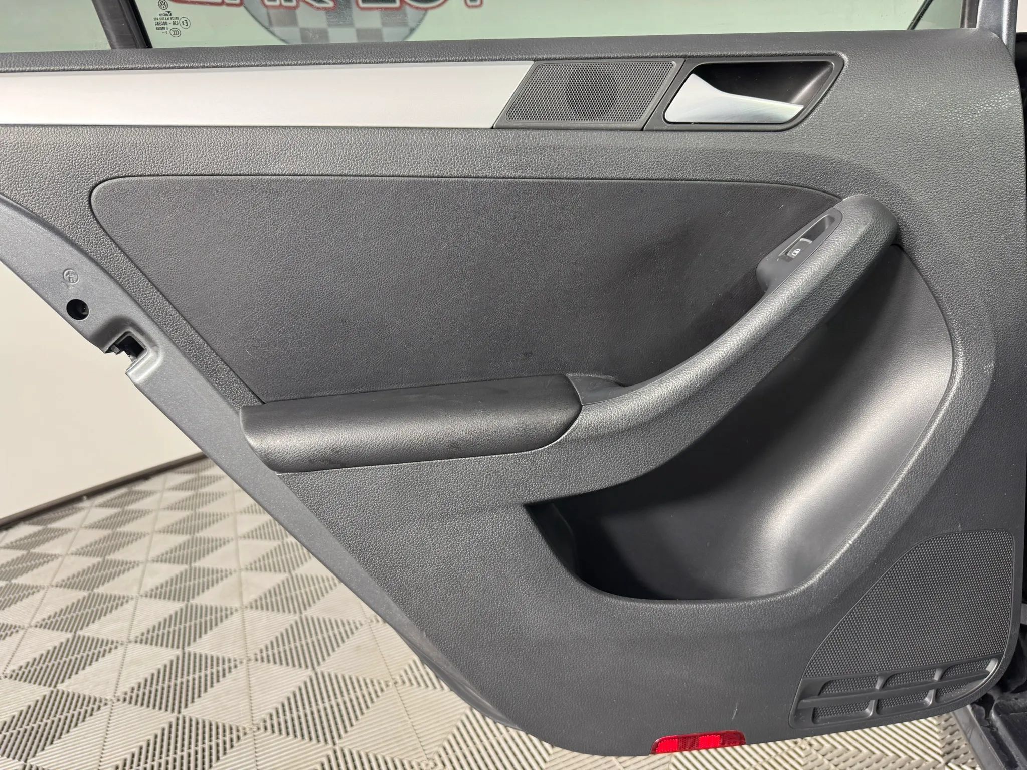 Used 2014 Volkswagen Jetta SE FWD image 37