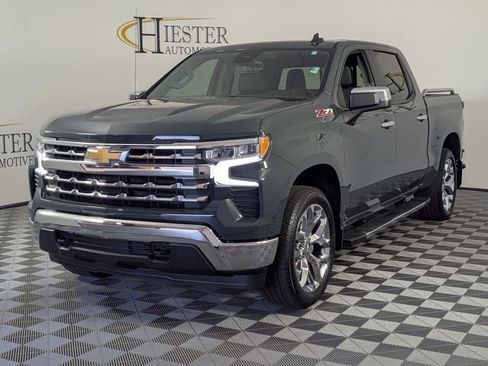 Used 2025 Chevrolet Silverado 1500 LT w/ Z71 Off-Road Package AWD/4WD image 4