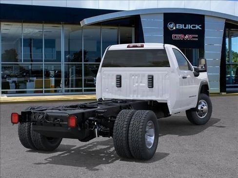 New 2026 GMC Sierra 3500 Pro w/ Convenience Package image 4