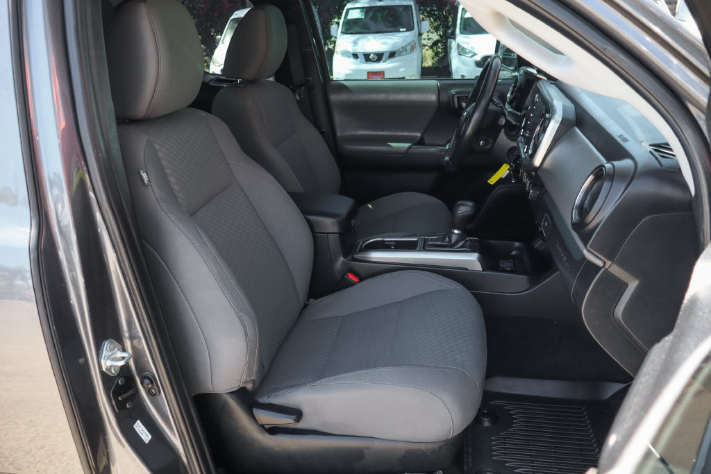 Used 2022 Toyota Tacoma SR5 AWD/4WD image 39