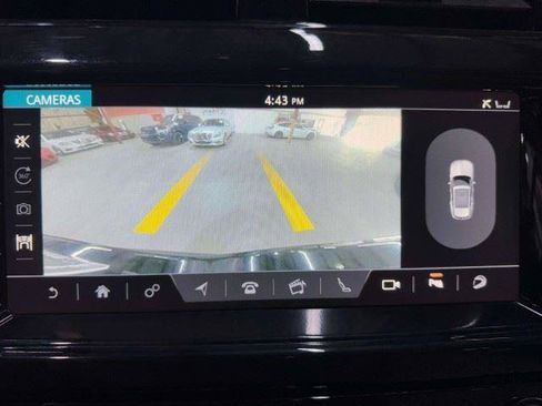 Used 2017 Land Rover Discovery HSE AWD/4WD image 31