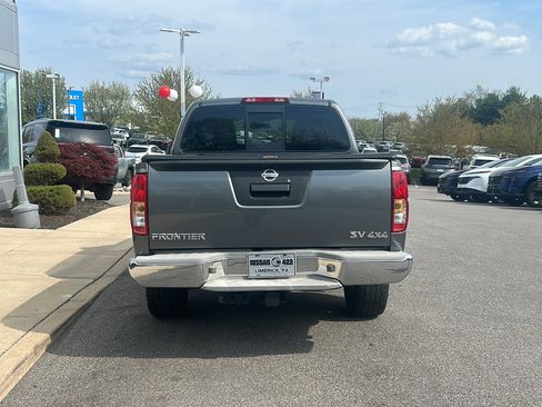 Used 2016 Nissan Frontier SV image 4