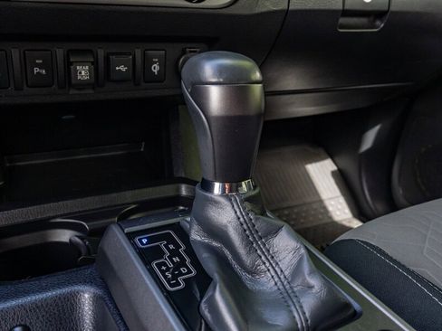 Used 2022 Toyota Tacoma TRD Sport image 23