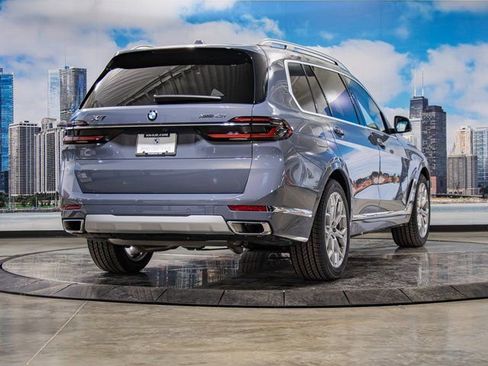 Certified 2025 BMW X7 xDrive40i w/ Premium Package image 8