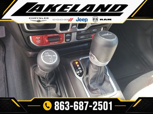 Used 2024 Jeep Gladiator Rubicon w/ Technology Group AWD/4WD image 24