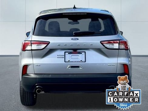 Used 2022 Ford Escape SE w/ SE Sport Appearance Package image 14