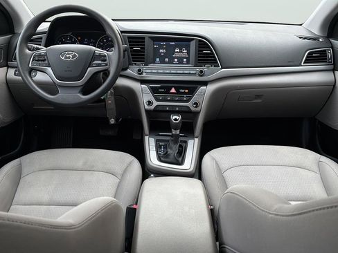Used 2017 Hyundai Elantra SE image 15