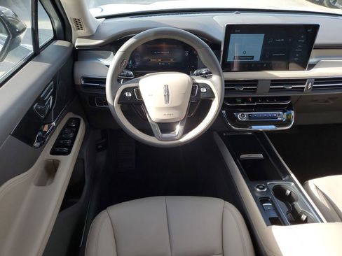 Used 2024 Lincoln Corsair FWD image 16