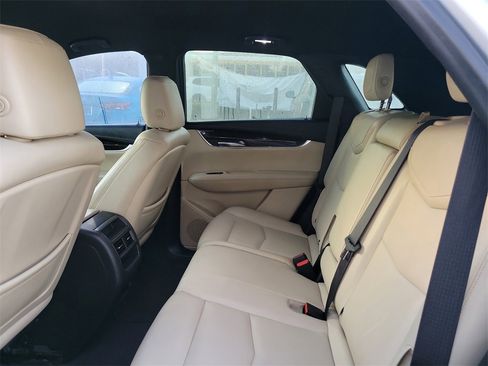 Used 2019 Cadillac XT5 FWD image 7