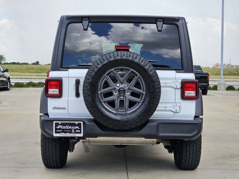 Used 2024 Jeep Wrangler Unlimited Sport AWD/4WD image 8