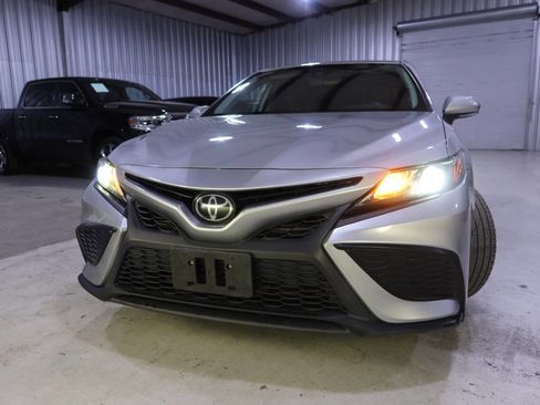 Used 2022 Toyota Camry SE image 34