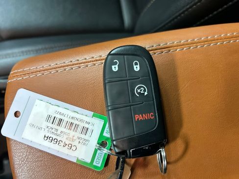 Used 2024 Jeep Compass Limited image 22