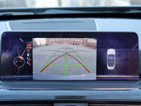 Used 2015 BMW M4 Convertible image 32