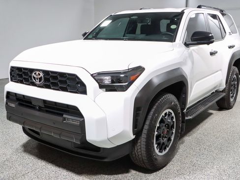 Used 2025 Toyota 4Runner TRD Off-Road Premium AWD/4WD image 33