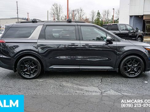 Used 2025 Kia Carnival SX Prestige image 9