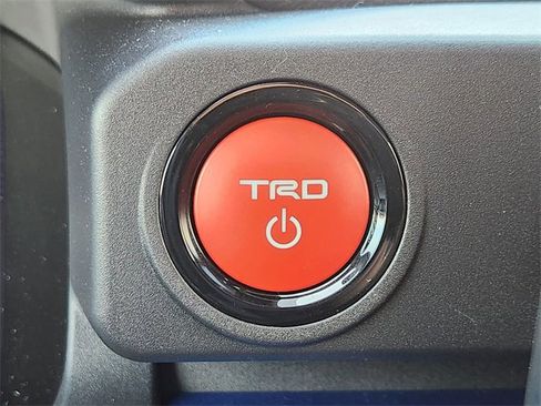 Used 2025 Toyota 4Runner TRD Off-Road image 15