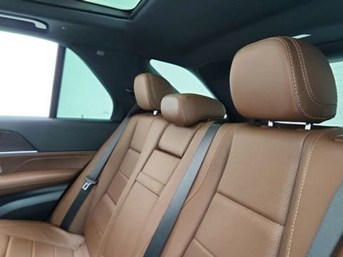Used 2025 Mercedes-Benz GLE 450e 4MATIC image 30