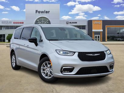 New 2026 Chrysler Pacifica Select