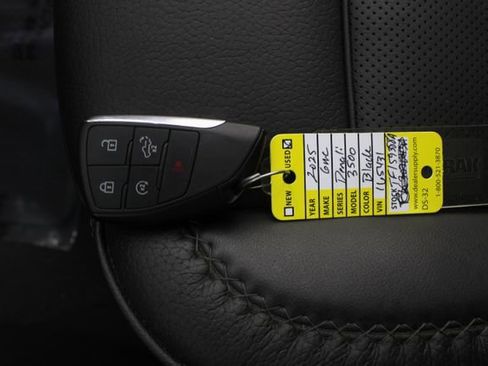 Used 2025 GMC Sierra 3500 Denali w/ Denali Reserve Package image 10