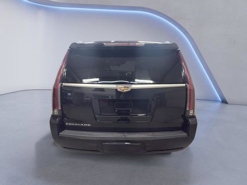 Used 2015 Cadillac Escalade Luxury image 5