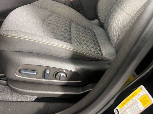 Used 2022 Chevrolet Equinox LT image 21